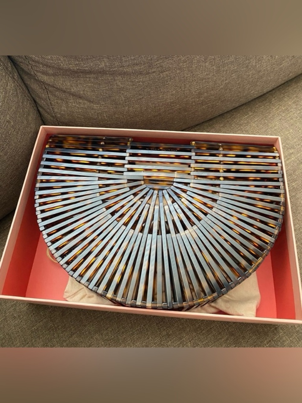 Cult Gaia acrylic ark clutch bag tortoise new with box - Picture 4 of 5